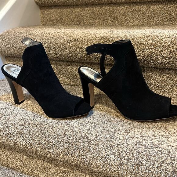 Johnston and Murphy Brand new in box, size 9 open toe bootie black suede - Picture 6 of 8